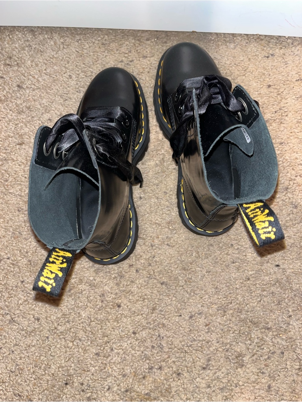 NWOT Dr Martens Molly Platform Boots with satin laces size 9 - Picture 5 of 7